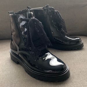 Landos girls real patent leather black boots. Size 34  brand new condition.